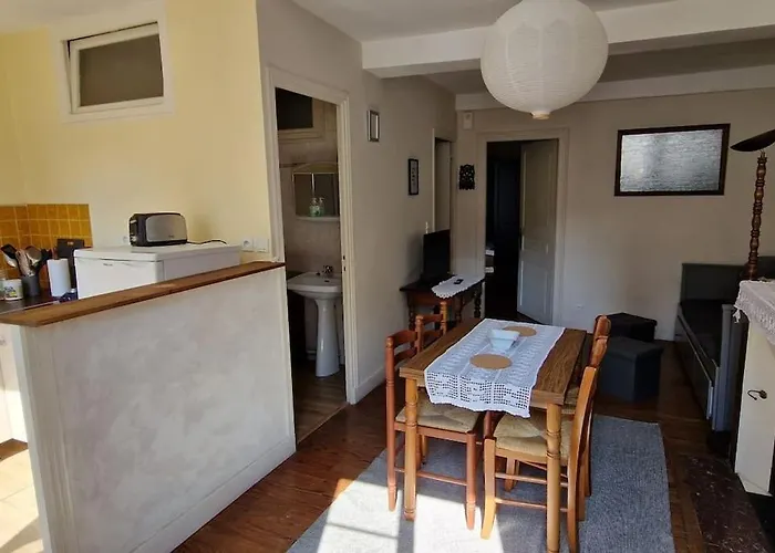Appartement Dans Maison De Ville - 4 Personnes